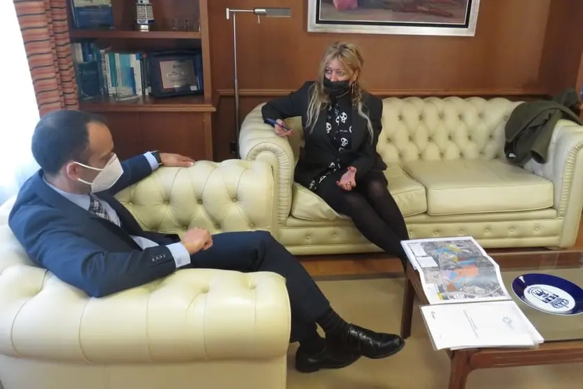 Francisco Barea y Beatriz Sestayo, en la reuni&oacute;n.