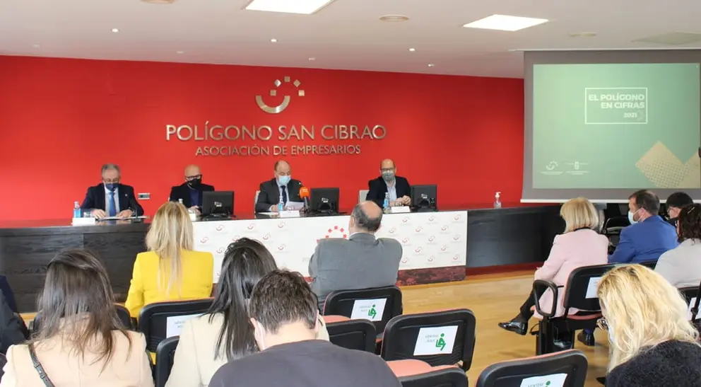 Presentaci&oacute;n del informe "Pol&iacute;gono en cifras" en la sede de la Asociaci&oacute;n de Empresarios.