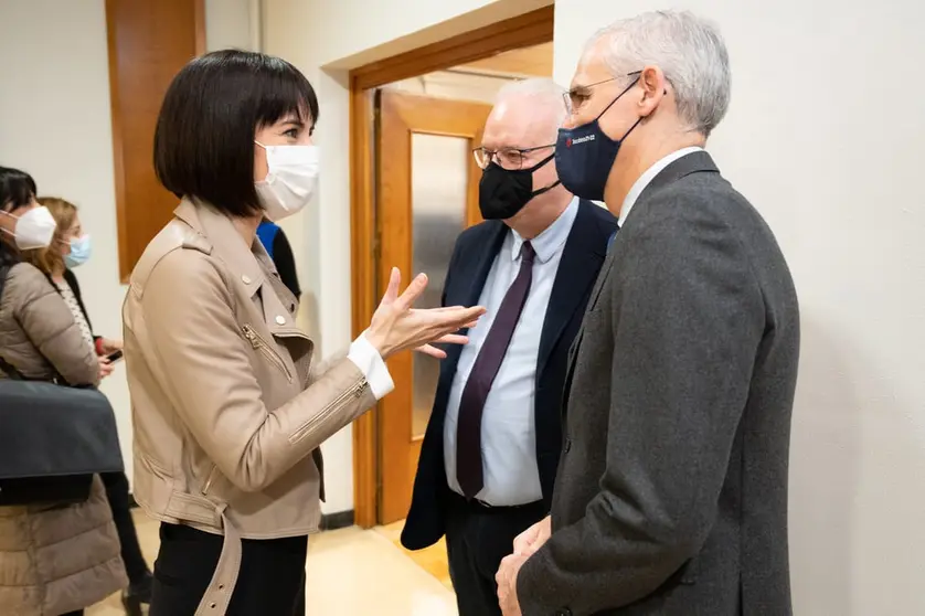La ministra de Ciencia e Innovaci&oacute;n, Diana Morant, junto al vicepresidente econ&oacute;mico de la Xunta, Francisco Conde./ALEXMUNOFER.
