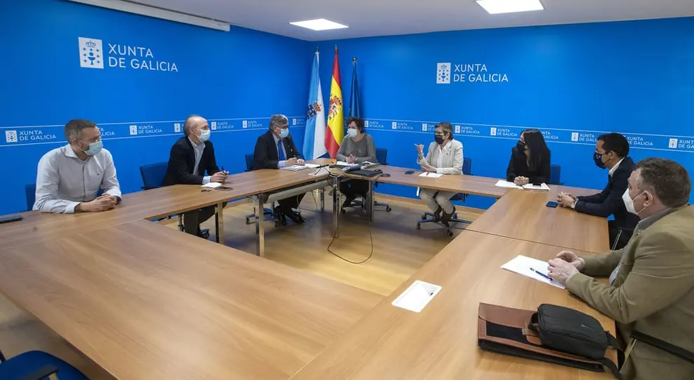 La conselleira Rosa Quintana en su reuni&oacute;n con /CONCHI PAZ.
