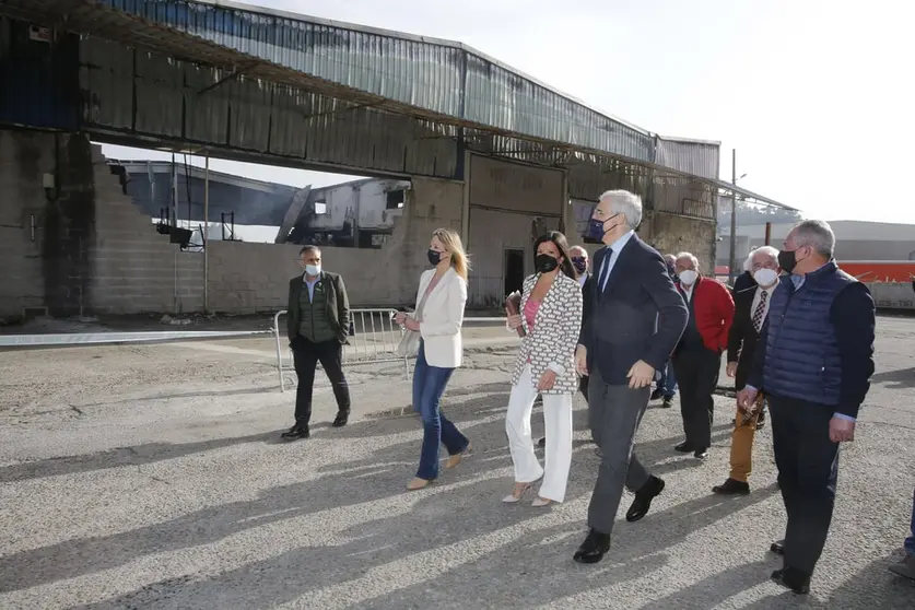 El vicepresidente econ&oacute;mico de la Xunta, acompa&ntilde;ado de la alcaldesa de Mos, se reuni&oacute; con los empresarios afectados por el incendio en O Rebull&oacute;n.