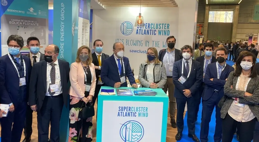 El presidente de la Autoridad Portuaria de A Coru&ntilde;a (4&ordm; por la derecha) en Wind Europe.