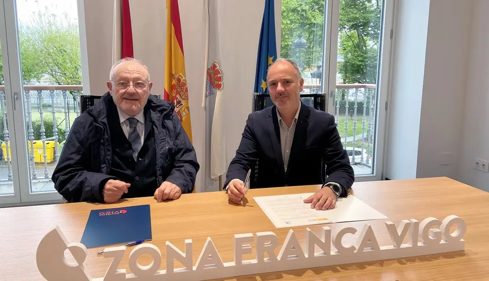 Manuel Rodr&iacute;guez, presidente del C&iacute;rculo de Empresarios de Galicia, y David Regades, delegado de la Zona Franca de Vigo.