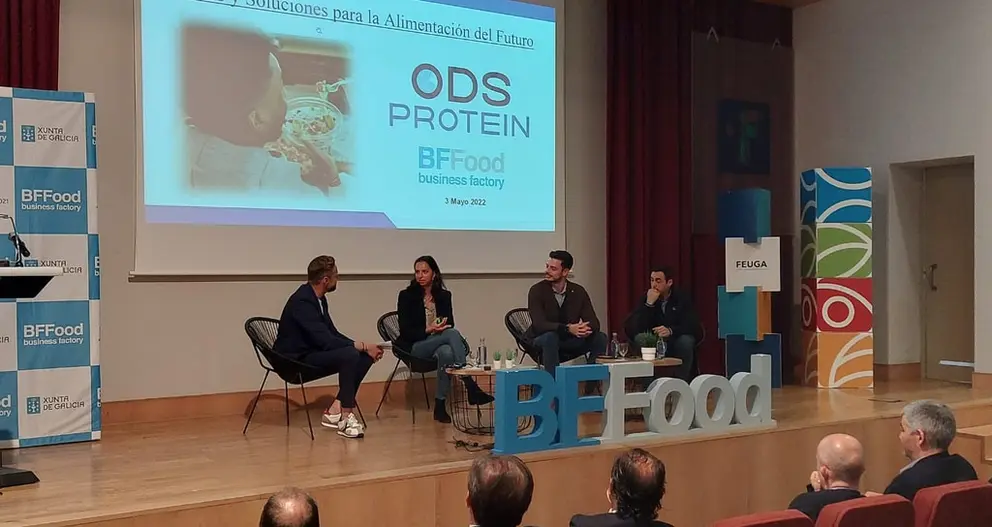 Una de las mesas redondas de la jornada cont&oacute; con la participaci&oacute;n de representantes de empresas tractoras y proyectos de ediciones anteriores.
