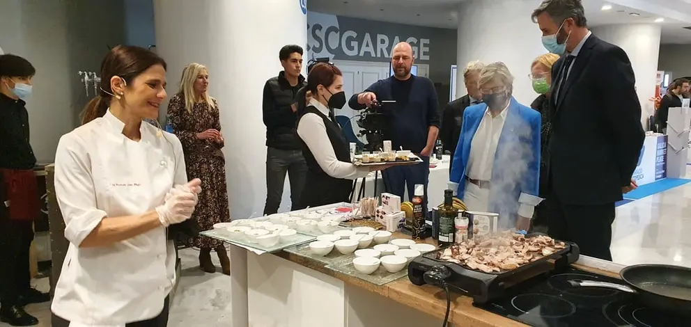 Galicia Market Place, dedicado al Mar, cont&oacute; con un espacio escaparate 
con showcooking en vivo.
