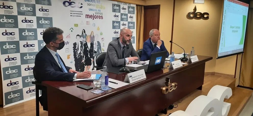 Jornada informativa sobre la reforma laboral en la sede de la CEC en A Coru&ntilde;a.