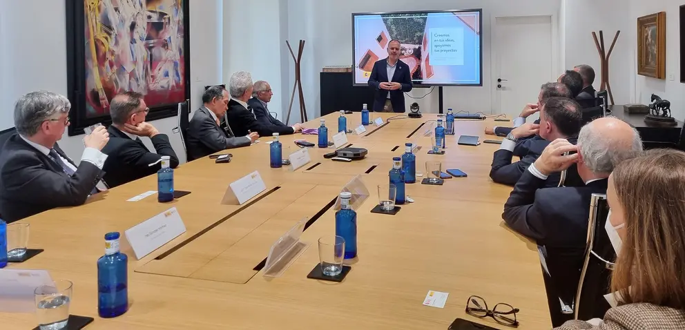 Reuni&oacute;n del Cuerpo Consular con el delegado de la Zona Franca de Vigo.