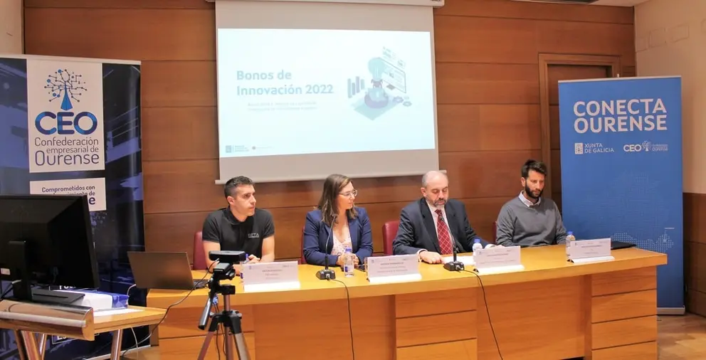 Marcos, Patricia Fern&aacute;ndez, de Gain, David Mart&iacute;nez, de la CEO, y Ant&oacute;n, de Beta Implants, en la jornada sobre los Bonos de Innovaci&oacute;n.