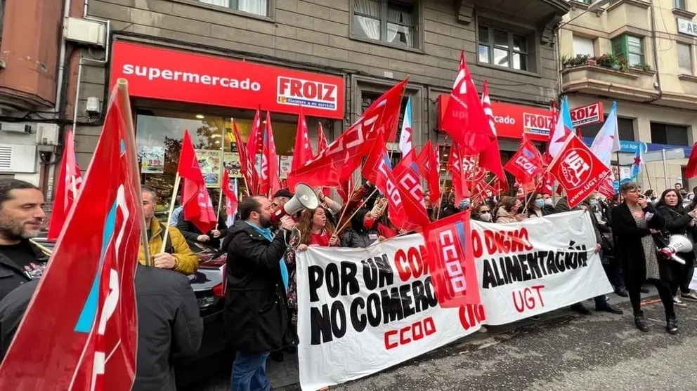 Una concentraci&oacute;n de protesta en el marco de las negociaciones del convenio colectivo del sector del comercio coru&ntilde;&eacute;s.