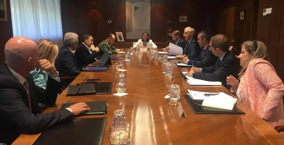 Reuni&oacute;n de representantes de Stellantis y los gobiernos de Galicia, Arag&oacute;n y Madrid con la ministra de Industria, Comercio y Turismo./TWITTER MINCOTUR.