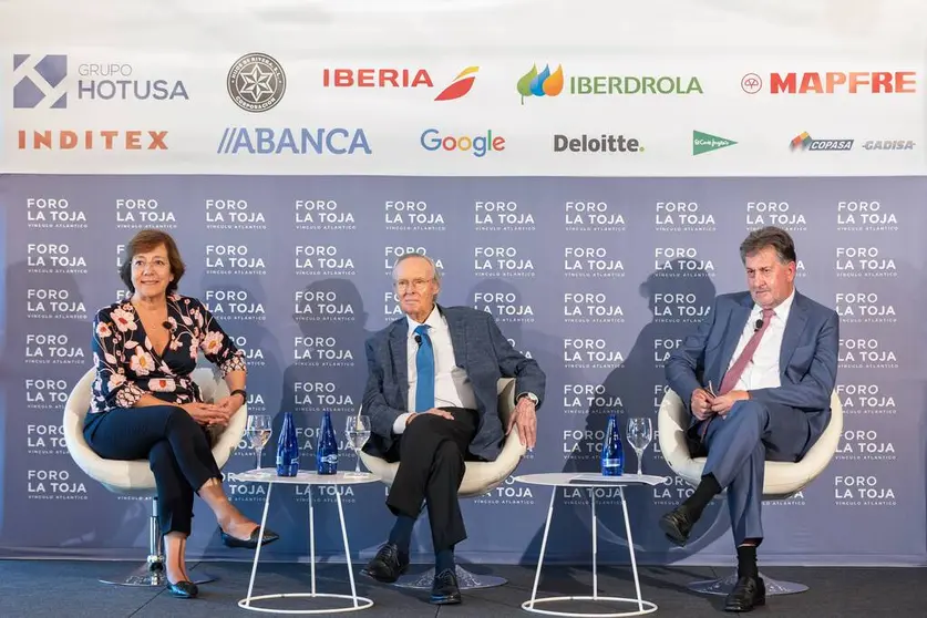 Carmen Mart&iacute;nez Castro, Josep Piqu&eacute; y Amancio L&oacute;pez Seijas presentaron los contenidos del IV Foro La Toja (1)(1)