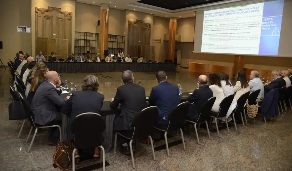 Desayuno informativo organizado por Asime y Aclunaga sobre el Perte naval.