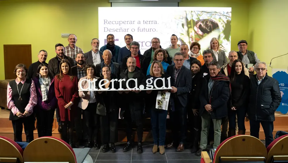 Asistentes &aacute; presentaci&oacute;n do programa programa de xesti&oacute;n de terras Aterra, en Sarreaus (Ourense).