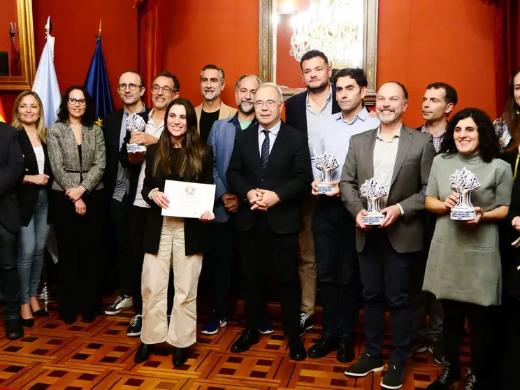Foto de familia dos Premios &aacute; excelencia empresarial.
