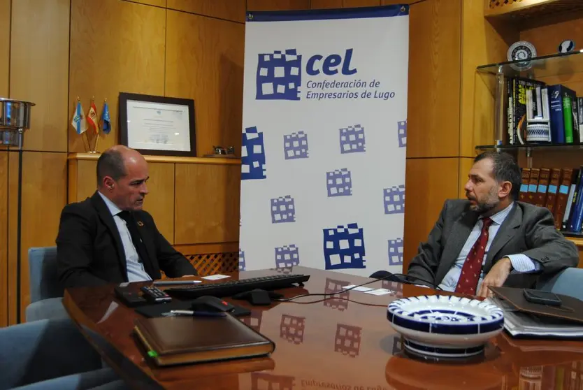 Jaime L&oacute;pez, secretario general de la CEL, junto a Ramiro , c&oacute;nsul de Uruguay.