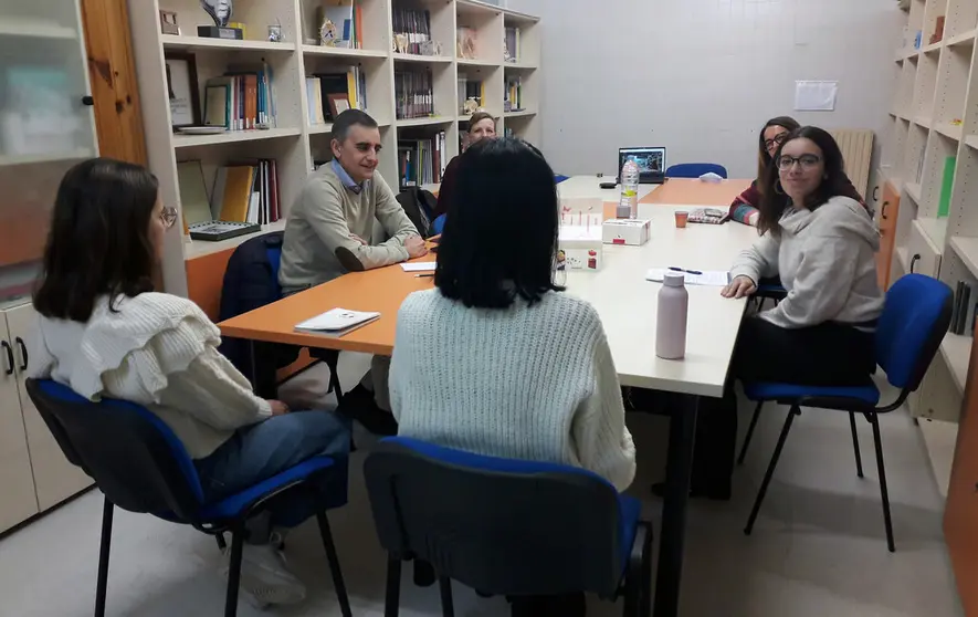 COGAMI mantivo xuntanzas con empresas galegas para  contacto con empresas sa&iacute;ron a debate argumentos que serven para desmentir falsas crenzas e ideolox&iacute;as relacionadas coa discapacidade.