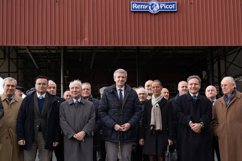 El presidente de la Xunta visit&oacute; las nuevas instalaciones de Reny Picot en Outeiro de Rei./DAVID CABEZ&Oacute;N.