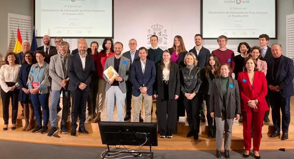 Representantes de las empresas reconocidas en la sexta edici&oacute;n del Observatorio de Innovaci&oacute;n en Gran Consumo, en la presentaci&oacute;n del mismo en Madrid.