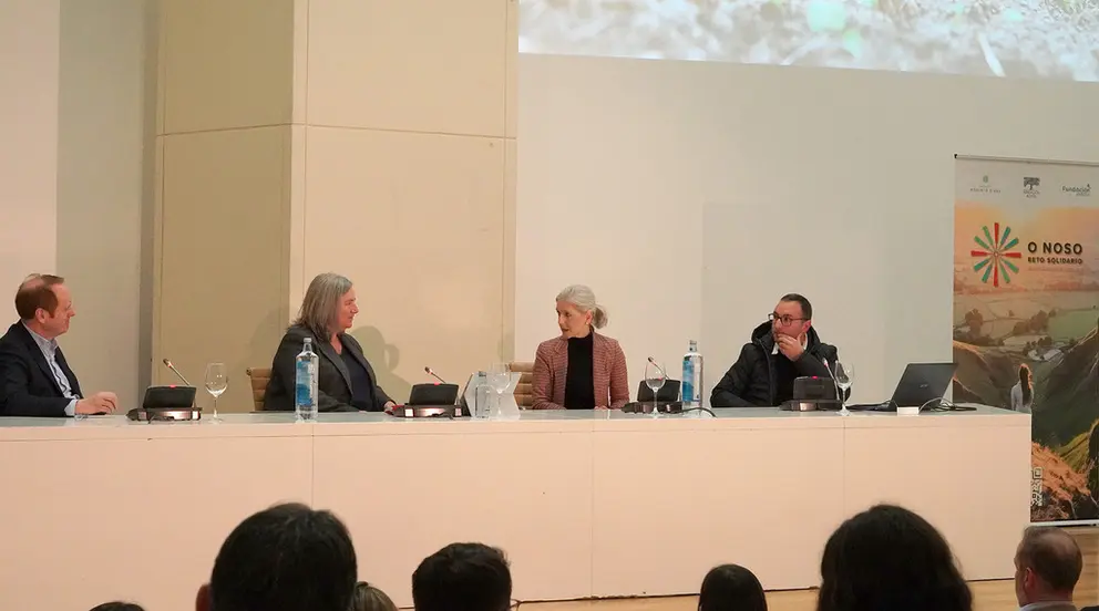 Representantes de la Fundaci&oacute;n Bot&iacute;n, Fundaci&oacute;n Roberto Rivas y Fundaci&oacute;n Amicos presentaron la iniciativa "O noso reto solidario".