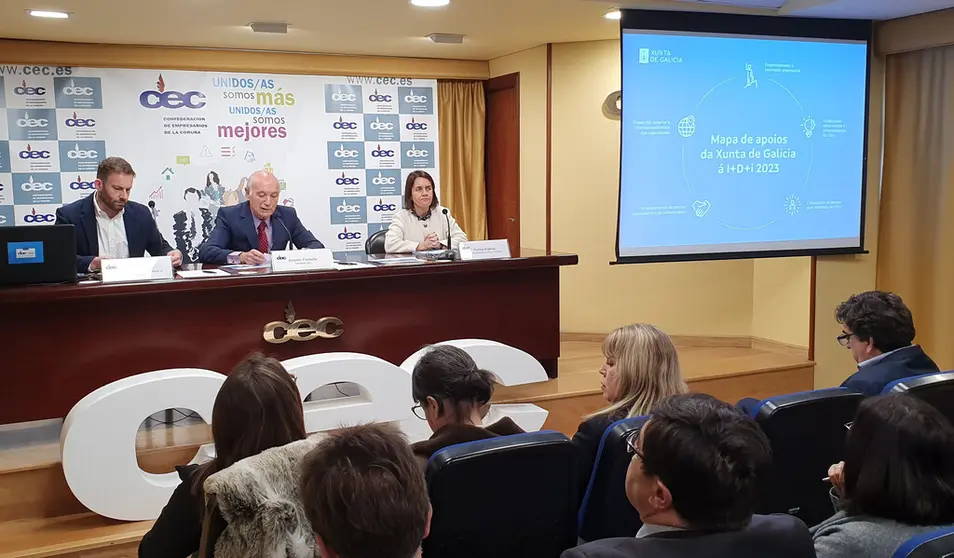 El delegado de la Xunta en A Coru&ntilde;a, Gonzalo Trenor, el presidente de la CEC, Antonio Fontenla, y la directora de Gain, Patricia Argerey.