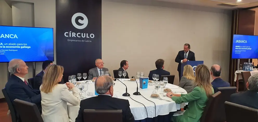 El presidente de ABANCA, Juan Carlos Escotet Rodr&iacute;guez, ha sido el invitado de una nueva edici&oacute;n de la Tribuna del C&iacute;rculo de Empresarios de Galicia.