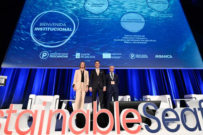 Marta Fern&aacute;ndez-Tapias, Juan&nbsp;Ignacio Gandarias y Jos&eacute; Mar&iacute;a Benavent, en la inauguraci&oacute;n del Foro Galicia de Sostenibilidad Global de los Productos del Mar.