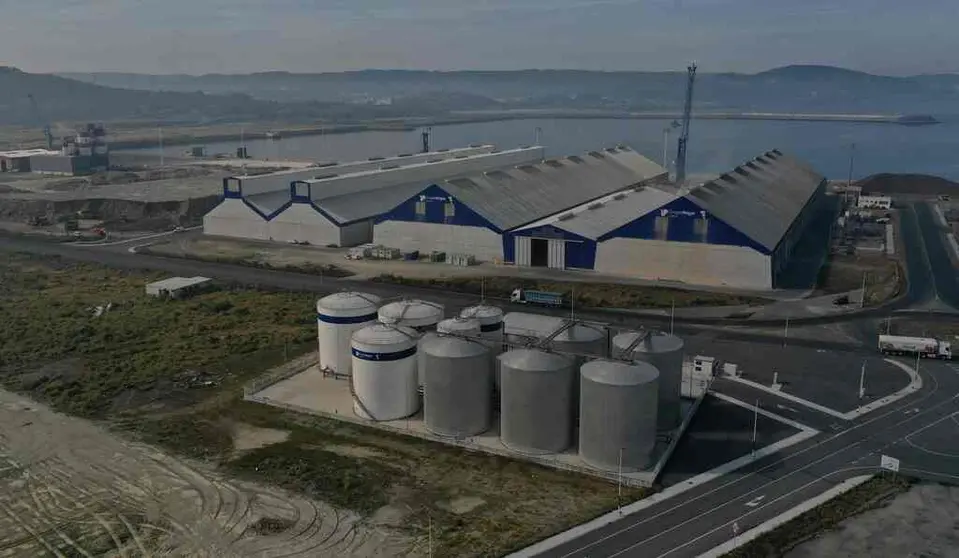 Instalaciones de Galigrain en el Puerto Exterior coru&ntilde;&eacute;s.