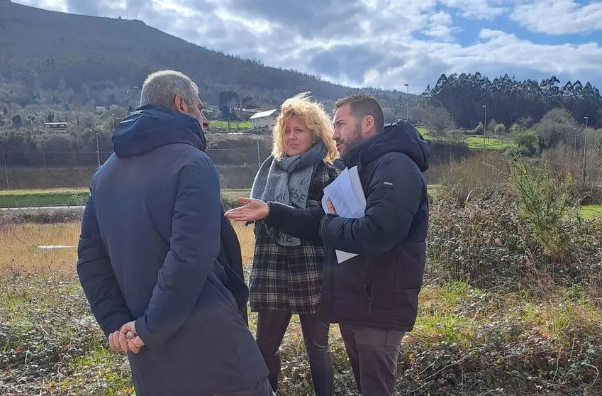 La gerente de SEA, Beatriz Sestayo, en una visita al parque empresarial de Mondo&ntilde;edo.