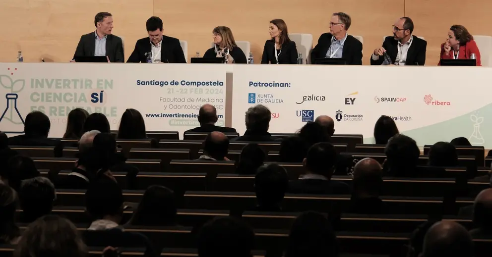 Primera jornada del encuentro Invertir en ciencia si es rentable, que se celebra en Santiago.