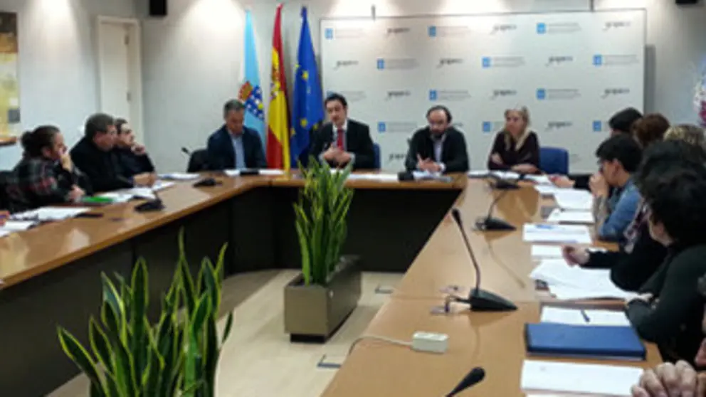 El director del Igape en un encuentro con el sector textil gallego.
