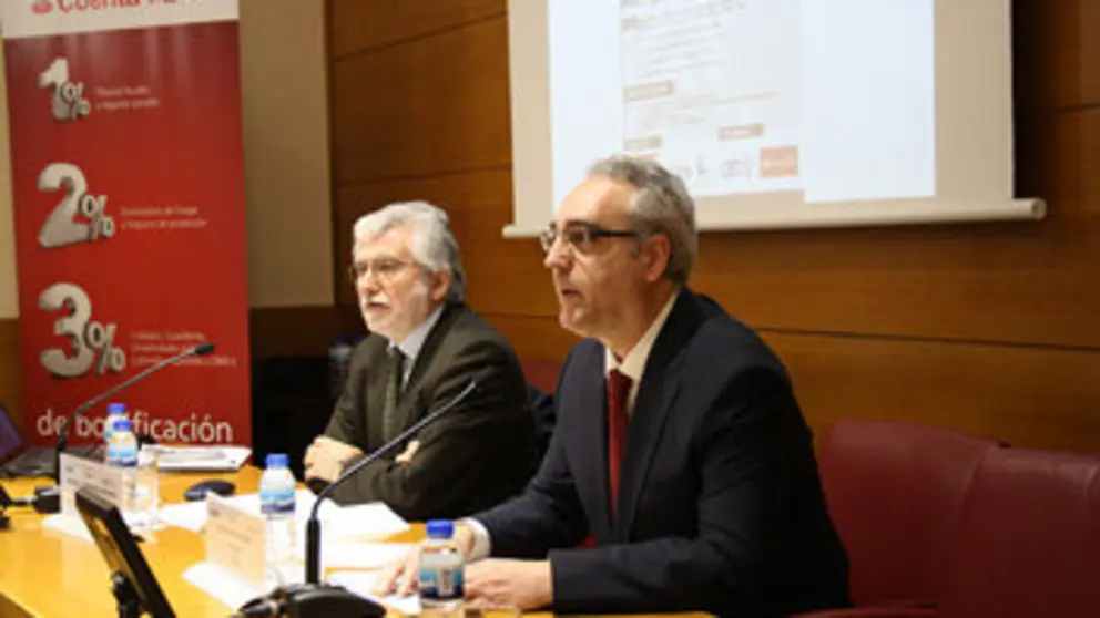 El vicepresidente de la Diputaci&oacute;n de Ourense, Rosendo Fern&aacute;ndez, junto al presidente de la Federaci&oacute;n de empresas inmobiliarias de Galicia, Benito Iglesias./CEO.
