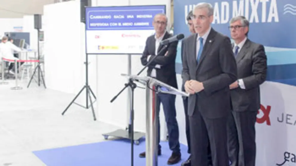 Conde en la presentaci&oacute;n de la Unidad Mixta de Investigaci&oacute;n.