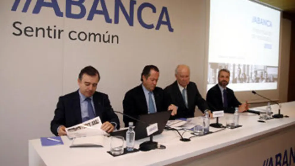 Francisco Botas, Juan Carlos Escotet Rodr&iacute;guez, Javier Etcheverr&iacute;a y Alberto de Francisco, en la presentaci&oacute;n anual de resultados.