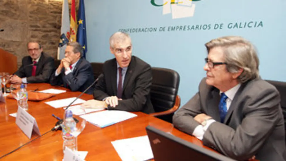 El conselleiro Francisco Conde durante su participaci&oacute;n en la jornada./C.P.