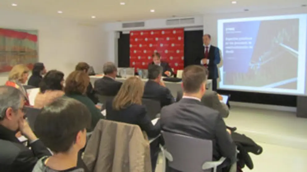 Seminario en el Colegio de Economistas de A Coru&ntilde;a.