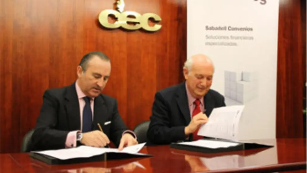 Pablo Juanceda y Antonio Fontenla durante la firma del acuerdo.