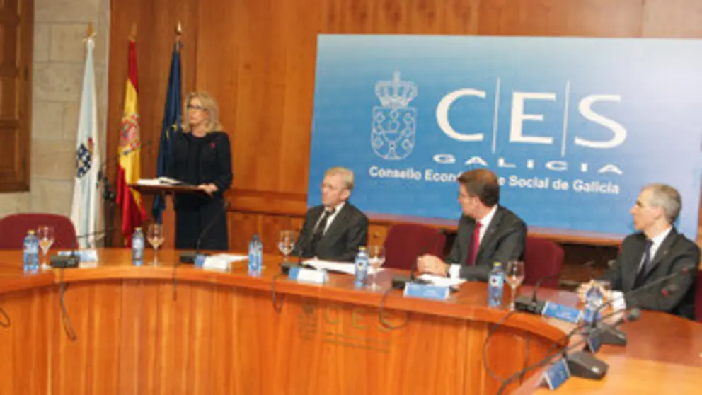 La presidenta del Consello Econ&oacute;mico y Social, Corina Porro, en su intervenci&oacute;n en el pleno./C.P.