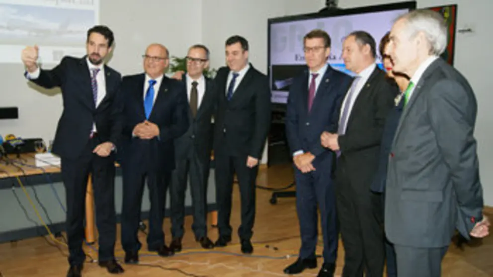 Autoridades en la presentaci&oacute;n del grado de Ingener&iacute;a Aeroespacial./P.L.