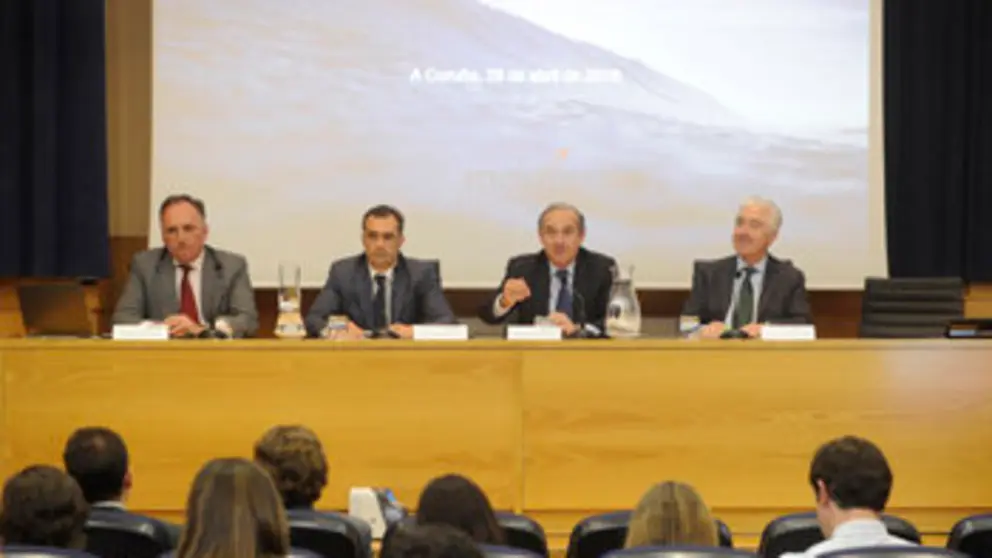 Foro en la Autoridad Portuaria de A Coru&ntilde;a sobre el futuro Plan Estrat&eacute;gico.