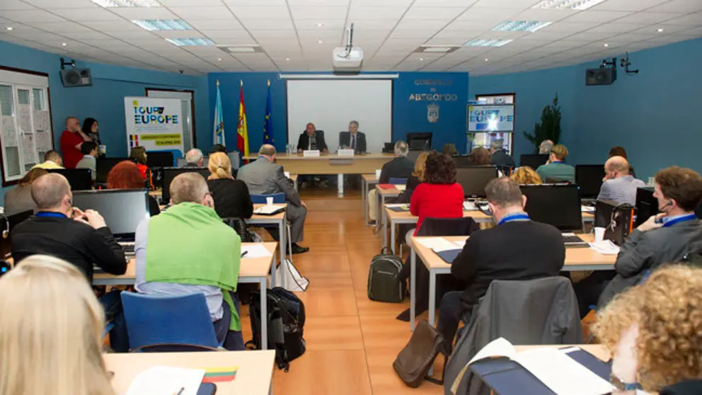 Francisco Conde intervino en e ciclo de conferencias del programa europeo "On tour for Europe". /M.F.