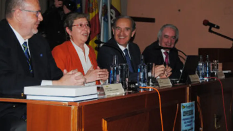 La conselleira del Mar present&oacute; la conferencia de Enrique Losada.