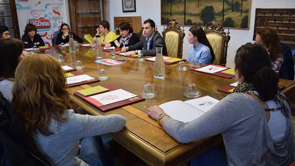Reuni&oacute;n del diputado lucense Pablo Rivera Cap&oacute;n con representantes de la Asociaci&oacute;n de Mujeres Empresarias.