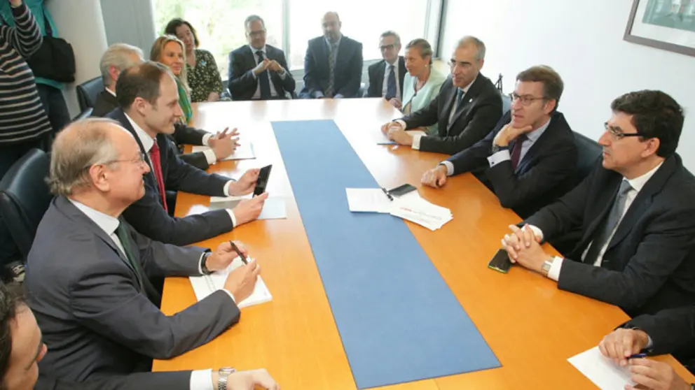 Reuni&oacute;n del presidente de la Xunta y del conselleiro de Econom&iacute;a con directivos del CEAGA y del CTAG./C.P.
