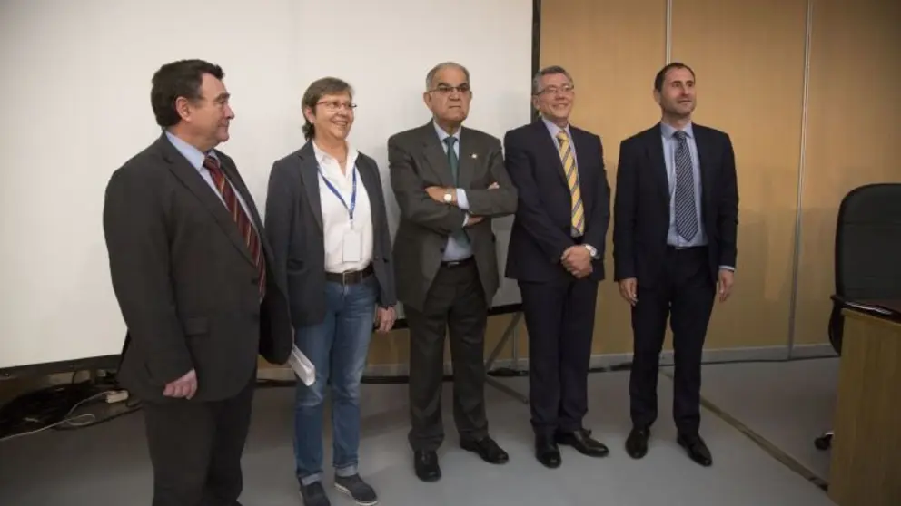 La conselleira do Mar, Rosa Quintana, en su visita a Navalia,/C.A.