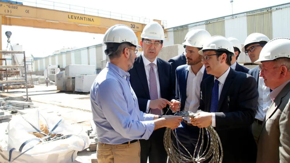 El director xeral de Enerx&iacute;a y Minas, el delegado de la Xunta en Vigo y representantes del Cluster del Granito, visitaron las instalaciones de Grupo Levantina, en Porri&ntilde;o.
