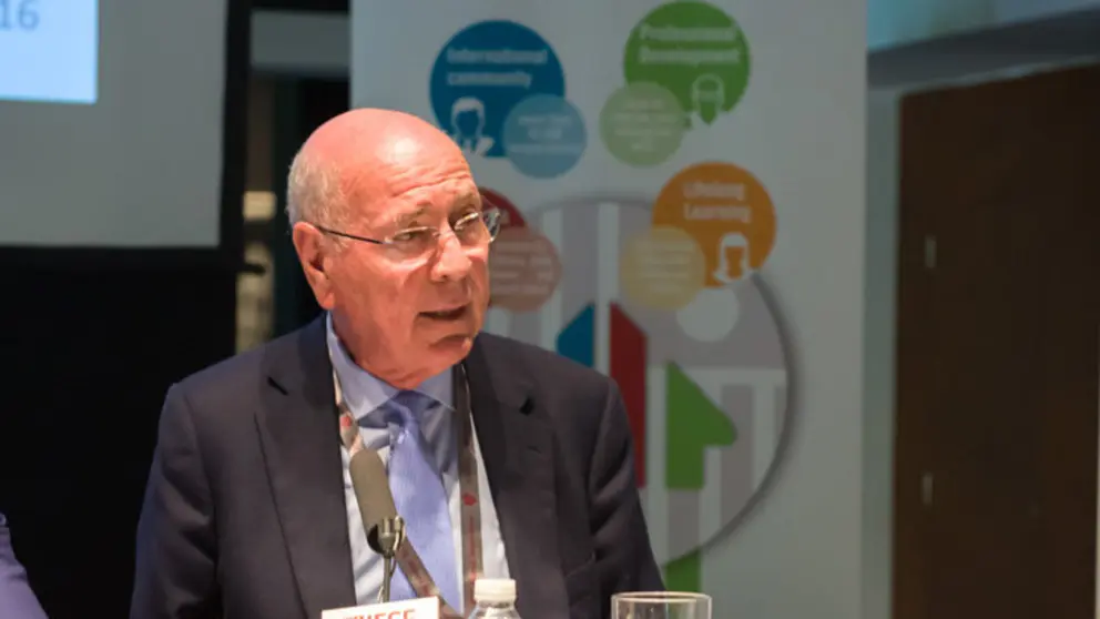 Jaume Llopis, profesor de Direcci&oacute;n Estrat&eacute;gica del IESE durante su intervenci&oacute;n./P.C.