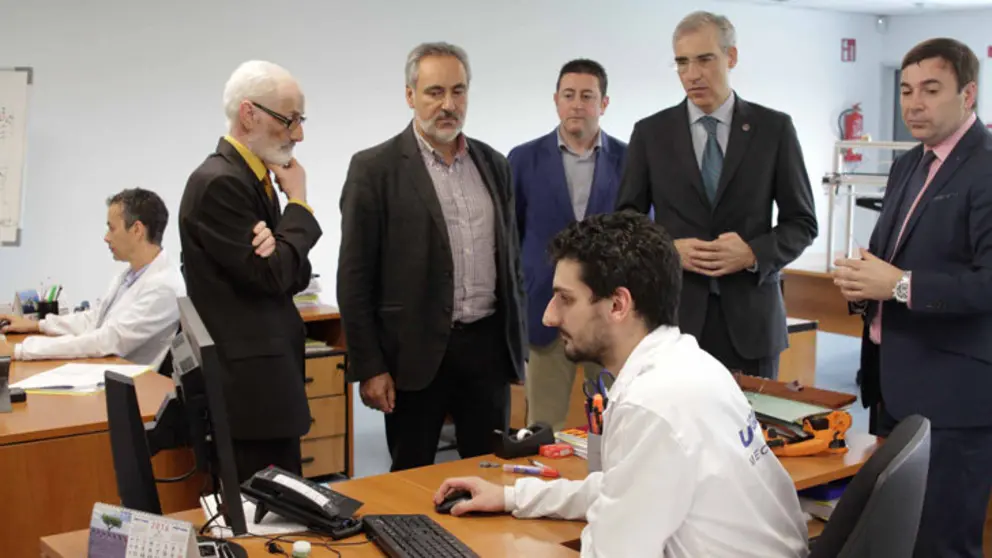 Visita del conselleiro de Econom&iacute;a a Utingal.
