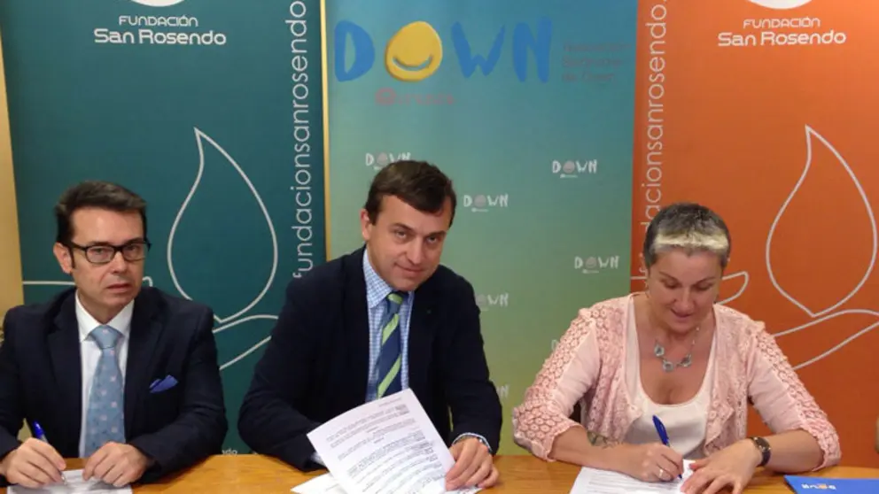 Daniel Fern&aacute;ndez, responsable de RRHH de la Fundaci&oacute;n San Rosendo, Jose Luis Gavela, presidente de la Fundaci&oacute;n San Rosendo y Mara Prieto, presidenta de la asociaci&oacute;n Down Ourense.