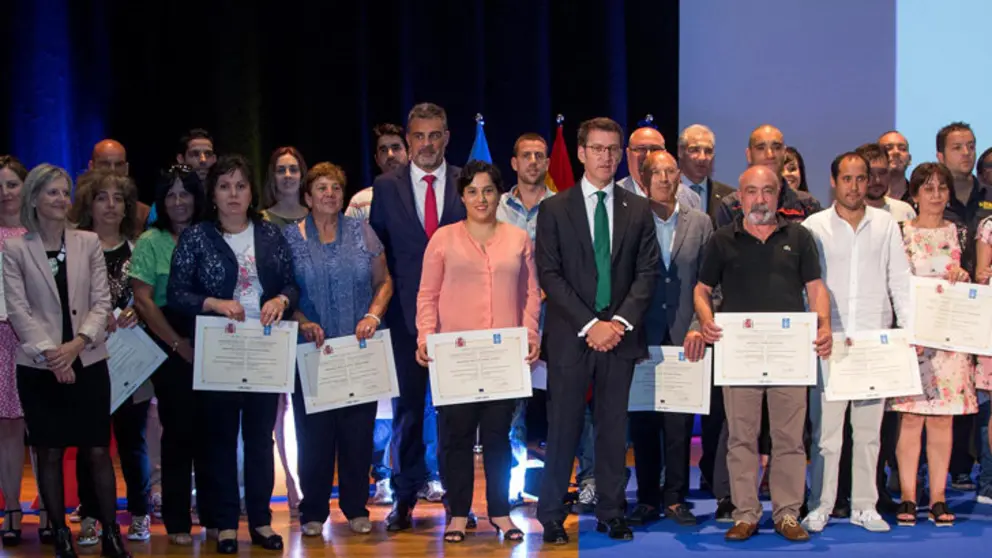 El titular de la Xunta presidi&oacute; el acto de entrega de las acreditaciones de competencias y certificados de profesionalidad./X.C.