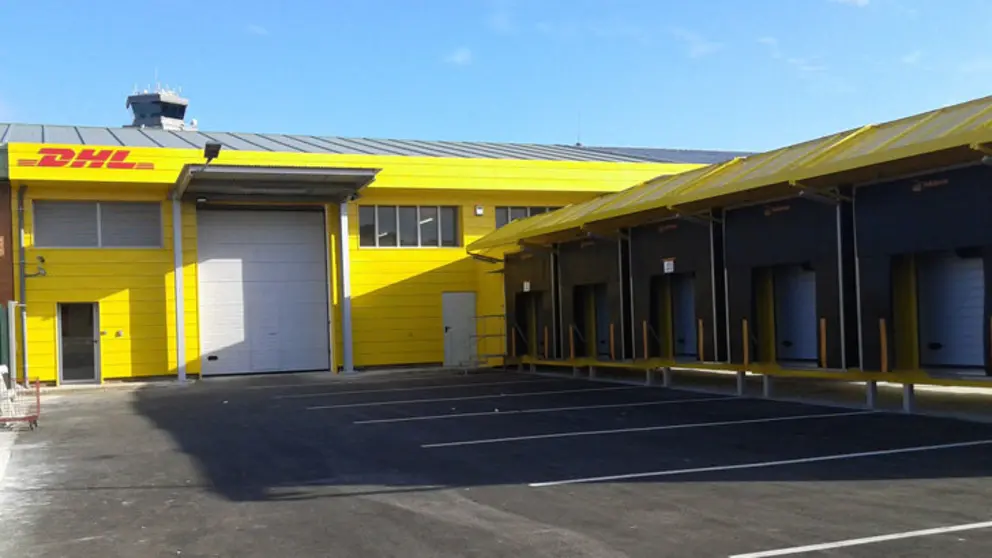 Instalaciones de DHL en Lavacolla.